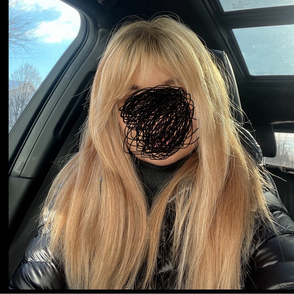 Uniwigs 16" 01R-Almond Frost 130% density 22" cap